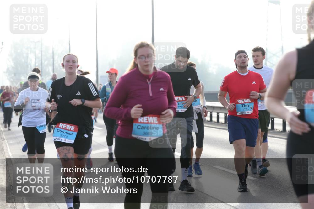 03.10.2026 - Köhlbrandbrückenlauf Jannik Wohlers http://msf.ph/oto/10707787 03.10.2026 09:26:24 Position 3 3274, 3669, 561, 2976, 1123 meine-sportfotos.de
