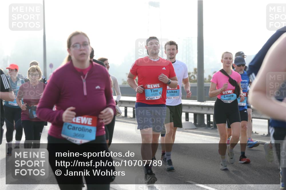 03.10.2026 - Köhlbrandbrückenlauf Jannik Wohlers http://msf.ph/oto/10707789 03.10.2026 09:26:24 Position 3 3669, 1123, 1560, 1562 meine-sportfotos.de