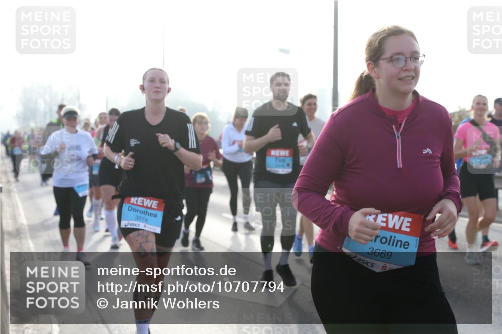 03.10.2026 - Köhlbrandbrückenlauf Jannik Wohlers http://msf.ph/oto/10707794 03.10.2026 09:26:26 Position 3 3274, 3669 meine-sportfotos.de