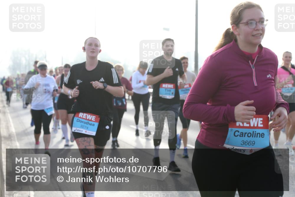 03.10.2026 - Köhlbrandbrückenlauf Jannik Wohlers http://msf.ph/oto/10707796 03.10.2026 09:26:26 Position 3 3274, 3669 meine-sportfotos.de