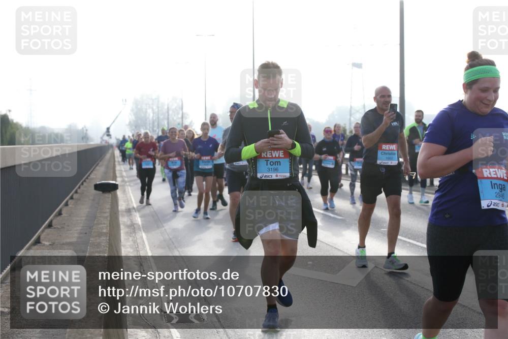 03.10.2026 - Köhlbrandbrückenlauf Jannik Wohlers http://msf.ph/oto/10707830 03.10.2026 09:26:32 Position 3 3196, 1662, 2946 meine-sportfotos.de