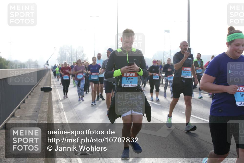 03.10.2026 - Köhlbrandbrückenlauf Jannik Wohlers http://msf.ph/oto/10707832 03.10.2026 09:26:32 Position 3 3196, 1662 meine-sportfotos.de