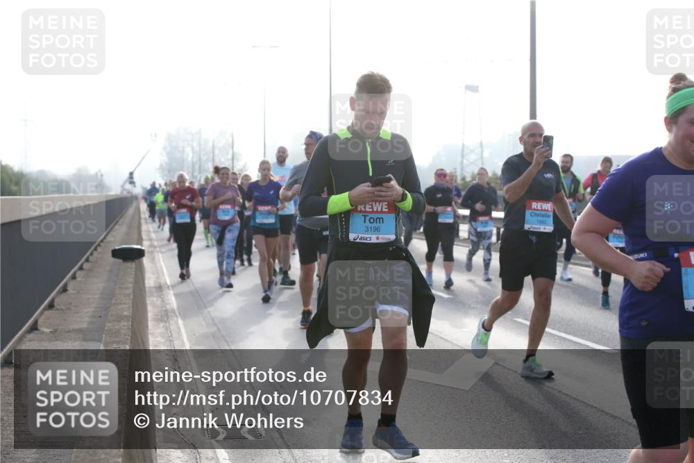 03.10.2026 - Köhlbrandbrückenlauf Jannik Wohlers http://msf.ph/oto/10707834 03.10.2026 09:26:32 Position 3 3196, 1662 meine-sportfotos.de