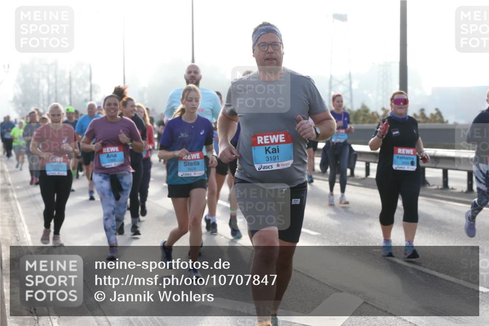 03.10.2026 - Köhlbrandbrückenlauf Jannik Wohlers http://msf.ph/oto/10707847 03.10.2026 09:26:34 Position 3 1399, 3526, 3191, 3456 meine-sportfotos.de
