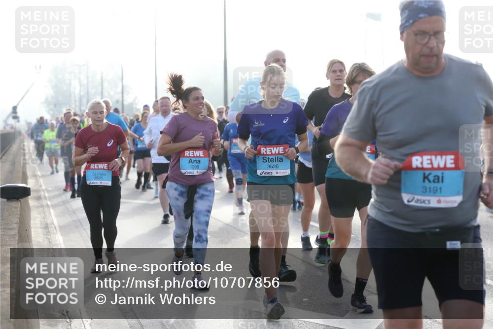 03.10.2026 - Köhlbrandbrückenlauf Jannik Wohlers http://msf.ph/oto/10707856 03.10.2026 09:26:35 Position 3 3826, 1399, 3526, 3191 meine-sportfotos.de