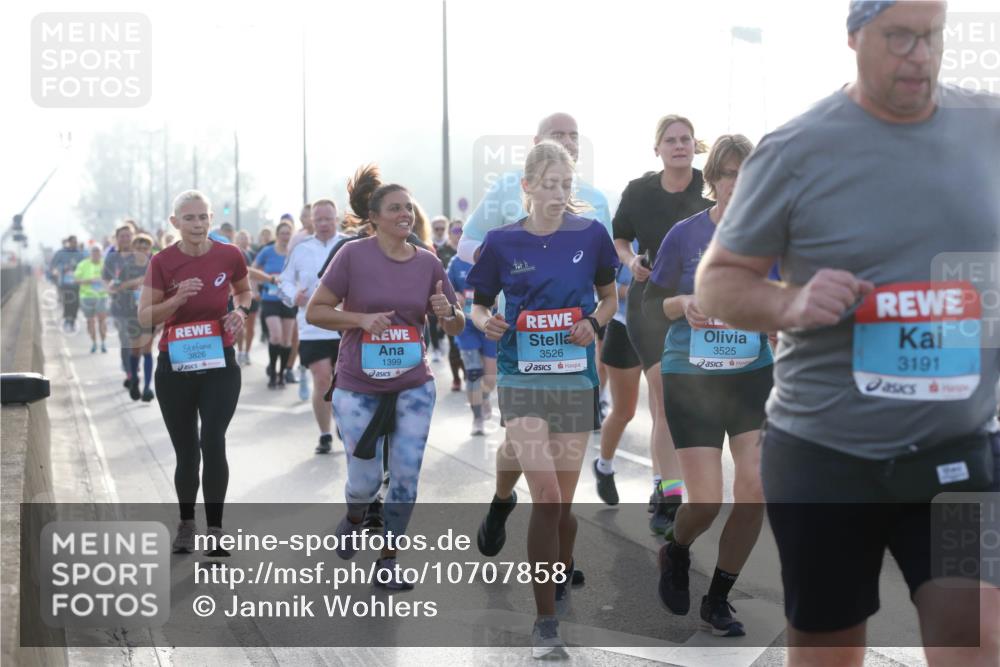 03.10.2026 - Köhlbrandbrückenlauf Jannik Wohlers http://msf.ph/oto/10707858 03.10.2026 09:26:35 Position 3 3826, 1399, 3526, 3525, 3191 meine-sportfotos.de