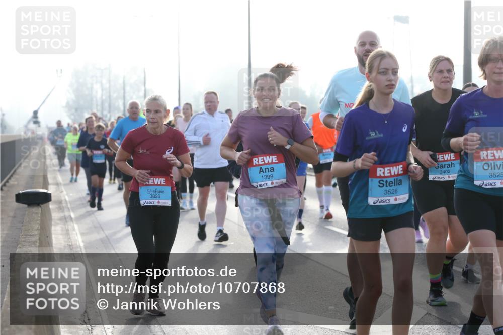 03.10.2026 - Köhlbrandbrückenlauf Jannik Wohlers http://msf.ph/oto/10707868 03.10.2026 09:26:36 Position 3 3826, 1399, 3526, 3402, 3525 meine-sportfotos.de