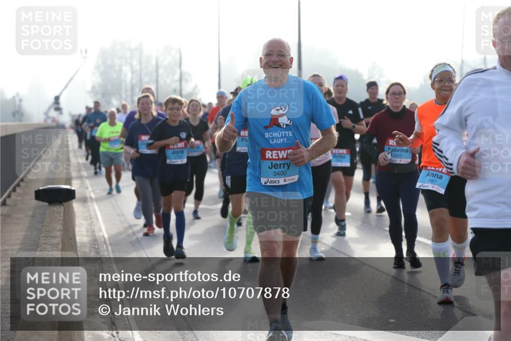 03.10.2026 - Köhlbrandbrückenlauf Jannik Wohlers http://msf.ph/oto/10707878 03.10.2026 09:26:40 Position 3 3400, 1915, 2467 meine-sportfotos.de