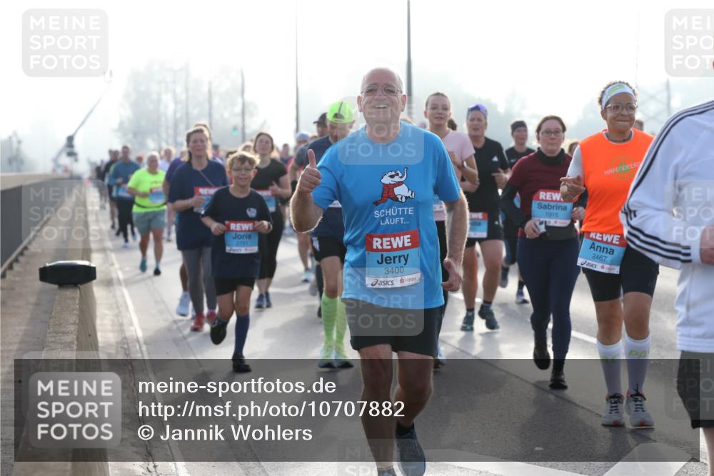 03.10.2026 - Köhlbrandbrückenlauf Jannik Wohlers http://msf.ph/oto/10707882 03.10.2026 09:26:40 Position 3 3400, 1915, 2467 meine-sportfotos.de