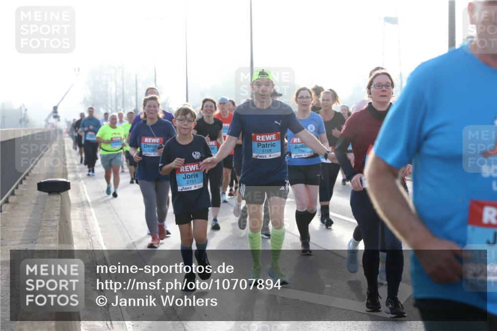 03.10.2026 - Köhlbrandbrückenlauf Jannik Wohlers http://msf.ph/oto/10707894 03.10.2026 09:26:42 Position 3 3128, 1705, 2751 meine-sportfotos.de