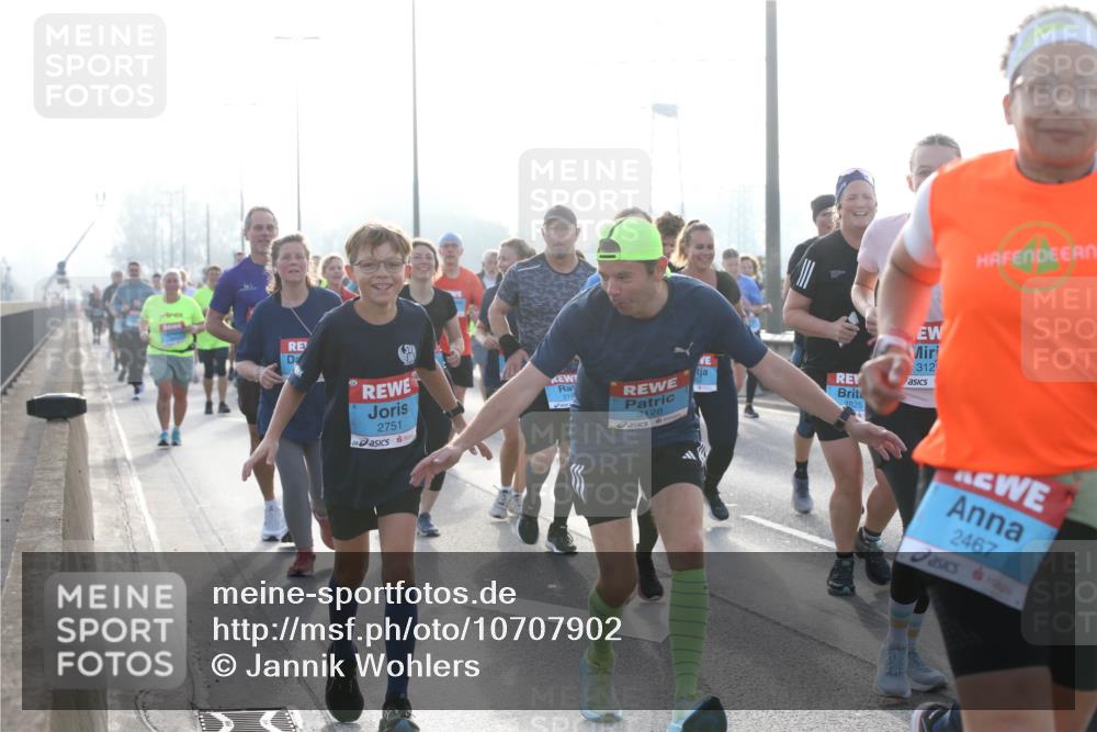 03.10.2026 - Köhlbrandbrückenlauf Jannik Wohlers http://msf.ph/oto/10707902 03.10.2026 09:26:44 Position 3 2751, 3128, 312, 2825, 2467 meine-sportfotos.de