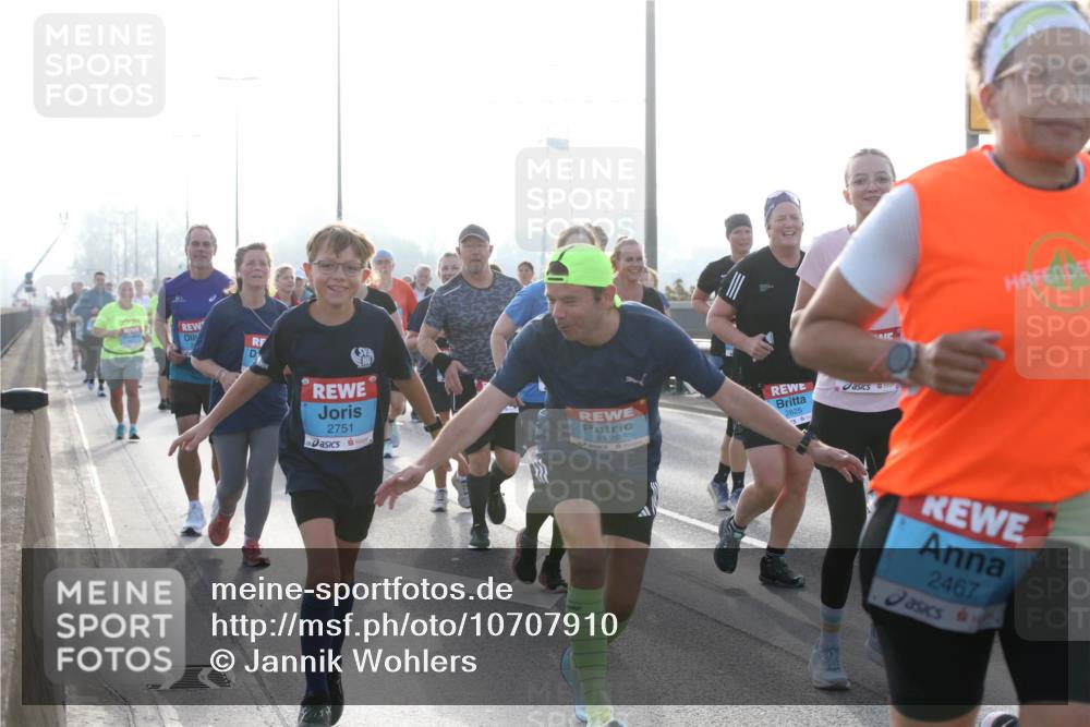 03.10.2026 - Köhlbrandbrückenlauf Jannik Wohlers http://msf.ph/oto/10707910 03.10.2026 09:26:44 Position 3 2751, 3128, 2825, 2467 meine-sportfotos.de