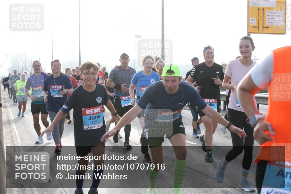 03.10.2026 - Köhlbrandbrückenlauf Jannik Wohlers http://msf.ph/oto/10707916 03.10.2026 09:26:45 Position 3 1166, 2751, 3128, 246 meine-sportfotos.de