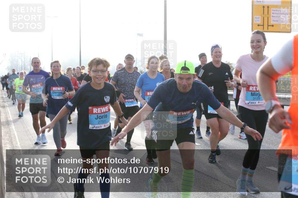 03.10.2026 - Köhlbrandbrückenlauf Jannik Wohlers http://msf.ph/oto/10707919 03.10.2026 09:26:45 Position 3 1166, 2751, 3193, 3128, 3129 meine-sportfotos.de
