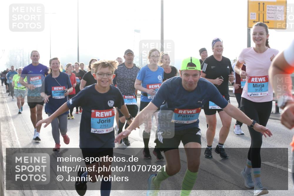 03.10.2026 - Köhlbrandbrückenlauf Jannik Wohlers http://msf.ph/oto/10707921 03.10.2026 09:26:45 Position 3 1166, 2751, 3193, 3128, 3129 meine-sportfotos.de