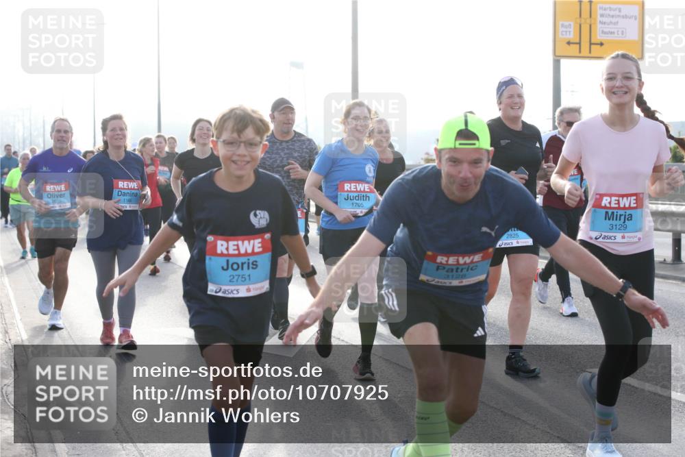 03.10.2026 - Köhlbrandbrückenlauf Jannik Wohlers http://msf.ph/oto/10707925 03.10.2026 09:26:45 Position 3 2625, 1166, 2751, 1705, 3128, 2825, 3129 meine-sportfotos.de