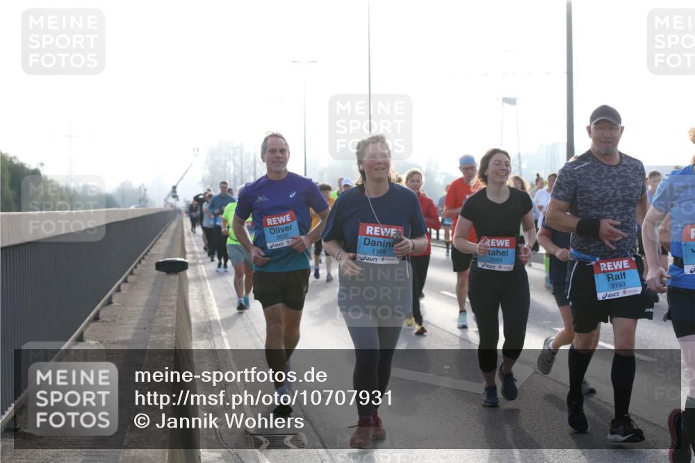 03.10.2026 - Köhlbrandbrückenlauf Jannik Wohlers http://msf.ph/oto/10707931 03.10.2026 09:26:46 Position 3 2625, 1166, 3589, 3193 meine-sportfotos.de