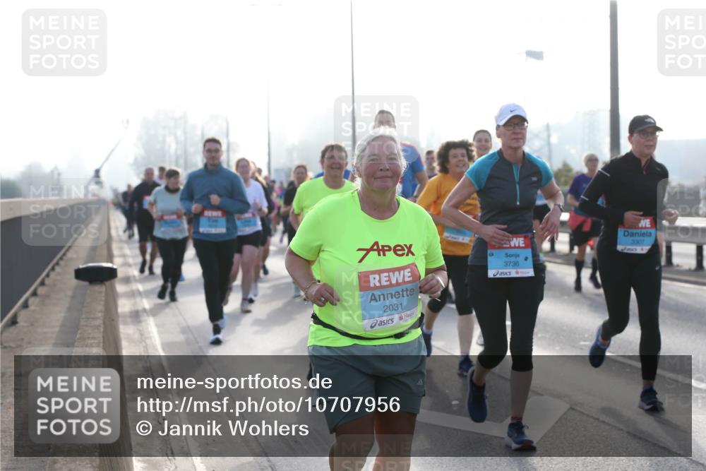 03.10.2026 - Köhlbrandbrückenlauf Jannik Wohlers http://msf.ph/oto/10707956 03.10.2026 09:26:51 Position 3 2031, 3736, 3307 meine-sportfotos.de