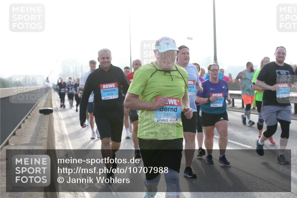 03.10.2026 - Köhlbrandbrückenlauf Jannik Wohlers http://msf.ph/oto/10707988 03.10.2026 09:27:00 Position 3 3218, 3491, 585, 1665, 3339 meine-sportfotos.de