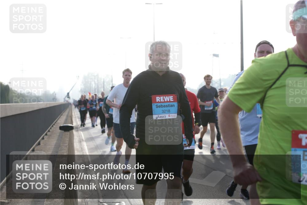 03.10.2026 - Köhlbrandbrückenlauf Jannik Wohlers http://msf.ph/oto/10707995 03.10.2026 09:27:01 Position 3 3218 meine-sportfotos.de