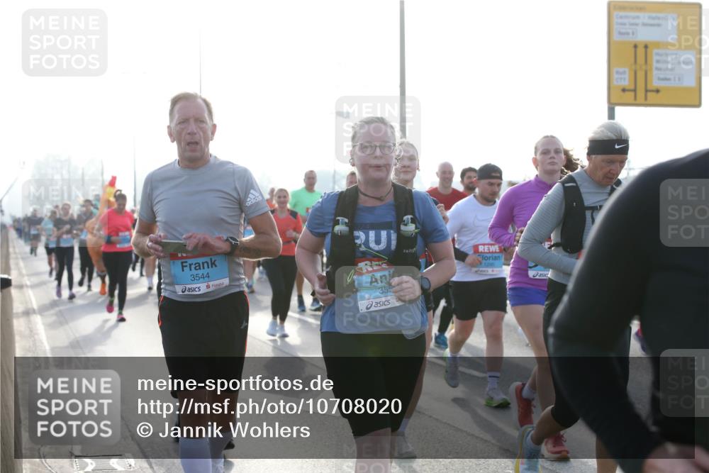 03.10.2026 - Köhlbrandbrückenlauf Jannik Wohlers http://msf.ph/oto/10708020 03.10.2026 09:27:12 Position 3 3544, 355, 1295 meine-sportfotos.de