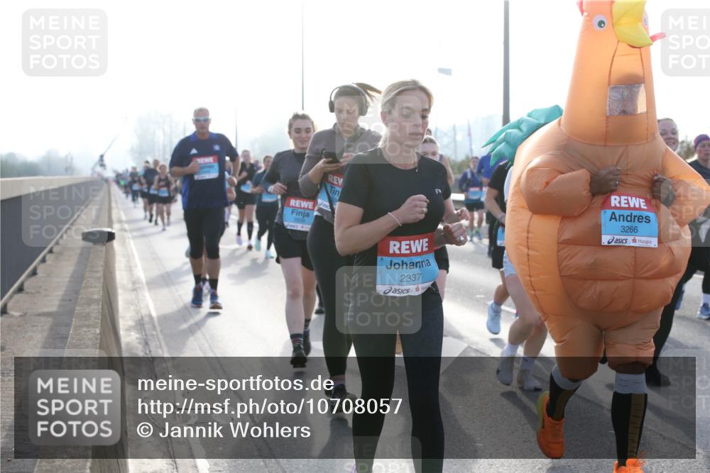 03.10.2026 - Köhlbrandbrückenlauf Jannik Wohlers http://msf.ph/oto/10708057 03.10.2026 09:27:20 Position 3 3504, 2337, 3266 meine-sportfotos.de