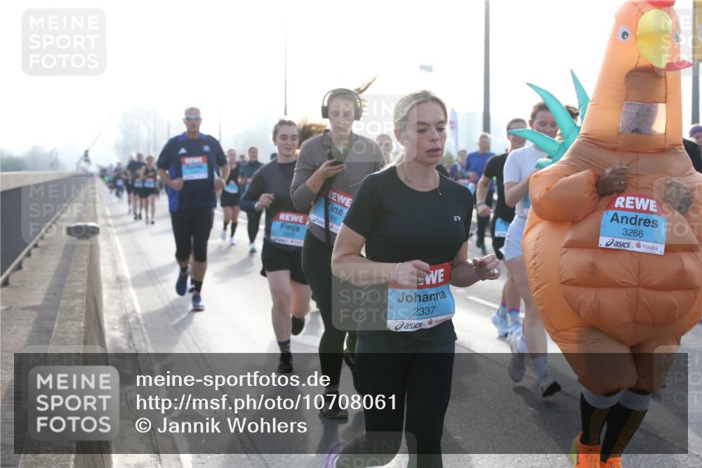 03.10.2026 - Köhlbrandbrückenlauf Jannik Wohlers http://msf.ph/oto/10708061 03.10.2026 09:27:20 Position 3 86, 2337, 3266 meine-sportfotos.de