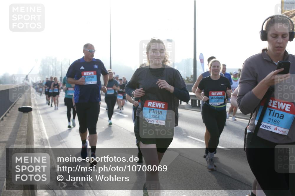 03.10.2026 - Köhlbrandbrückenlauf Jannik Wohlers http://msf.ph/oto/10708069 03.10.2026 09:27:21 Position 3 3449, 3504, 2069, 3186 meine-sportfotos.de