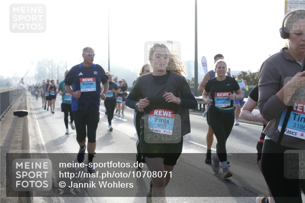 03.10.2026 - Köhlbrandbrückenlauf Jannik Wohlers http://msf.ph/oto/10708071 03.10.2026 09:27:21 Position 3 3449, 3504, 11, 2069, 3186 meine-sportfotos.de