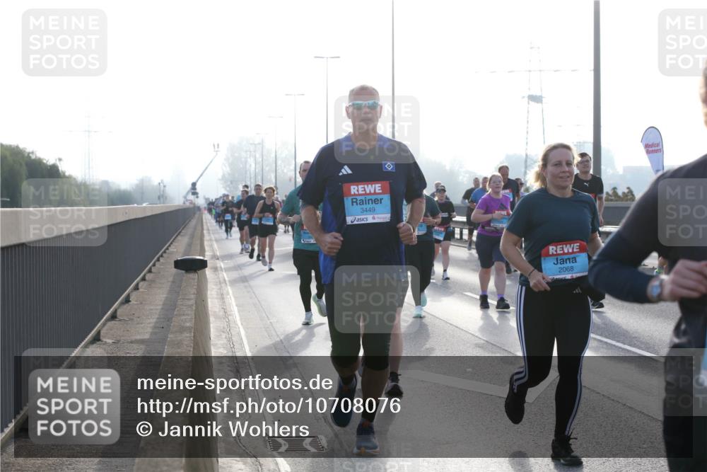 03.10.2026 - Köhlbrandbrückenlauf Jannik Wohlers http://msf.ph/oto/10708076 03.10.2026 09:27:22 Position 3 3449, 2068 meine-sportfotos.de