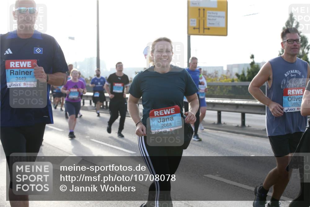 03.10.2026 - Köhlbrandbrückenlauf Jannik Wohlers http://msf.ph/oto/10708078 03.10.2026 09:27:23 Position 3 3449, 2068, 2070 meine-sportfotos.de