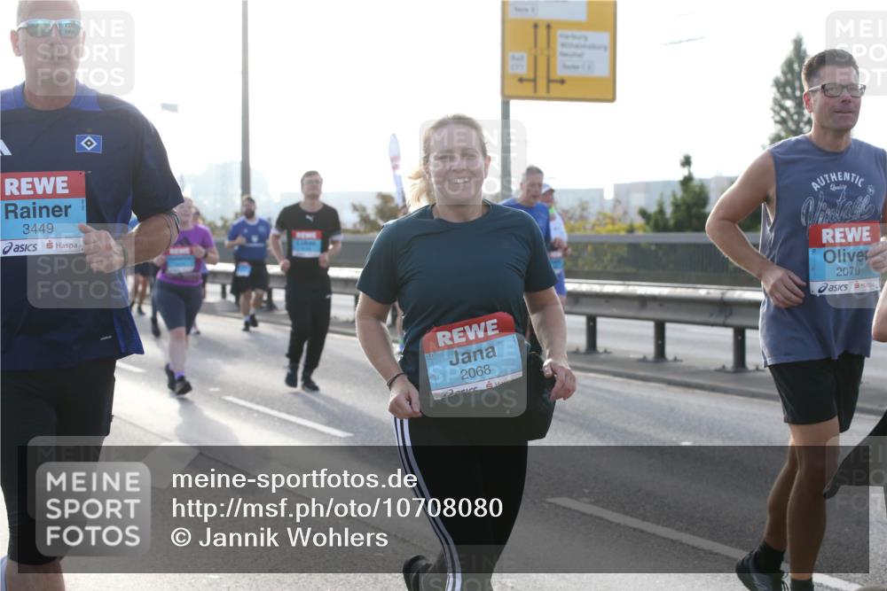 03.10.2026 - Köhlbrandbrückenlauf Jannik Wohlers http://msf.ph/oto/10708080 03.10.2026 09:27:23 Position 3 3449, 2068, 2070 meine-sportfotos.de