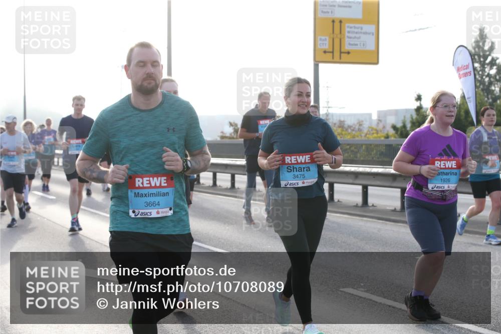 03.10.2026 - Köhlbrandbrückenlauf Jannik Wohlers http://msf.ph/oto/10708089 03.10.2026 09:27:26 Position 3 3664, 3475, 1926 meine-sportfotos.de