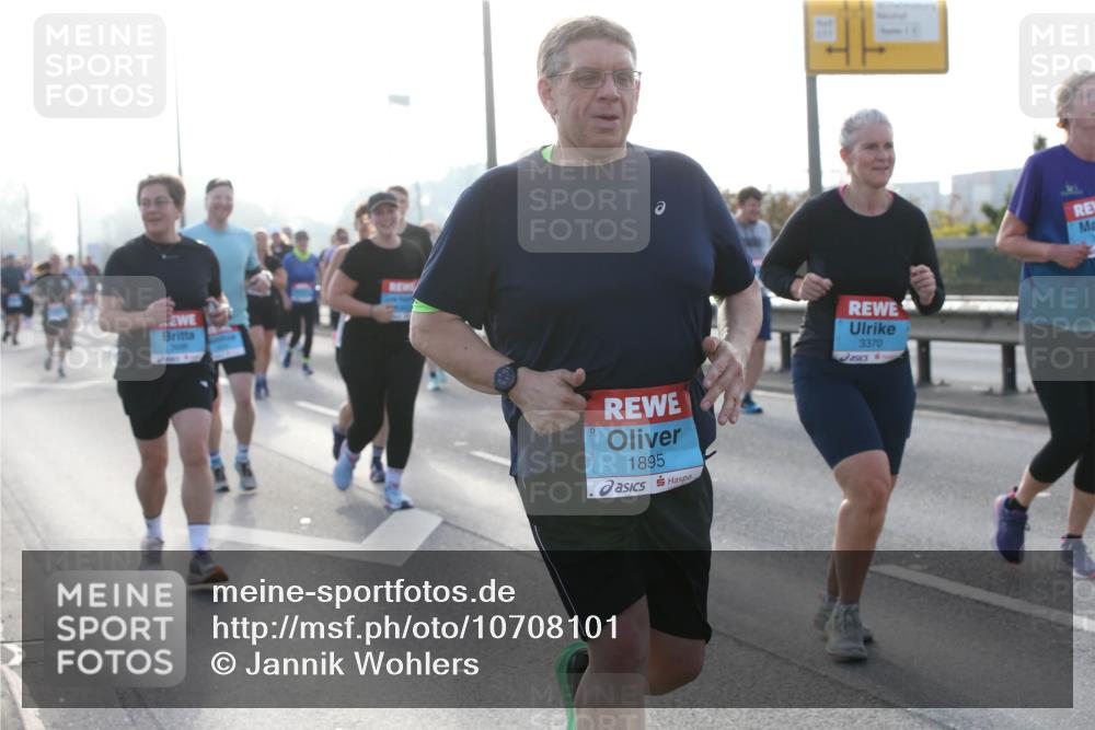 03.10.2026 - Köhlbrandbrückenlauf Jannik Wohlers http://msf.ph/oto/10708101 03.10.2026 09:27:34 Position 3 1895, 3370 meine-sportfotos.de
