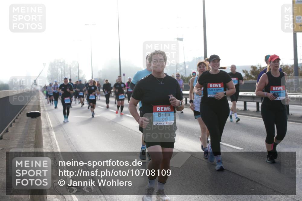 03.10.2026 - Köhlbrandbrückenlauf Jannik Wohlers http://msf.ph/oto/10708109 03.10.2026 09:27:35 Position 3 3686, 12 meine-sportfotos.de