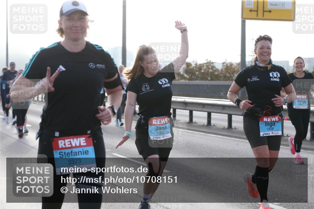 03.10.2026 - Köhlbrandbrückenlauf Jannik Wohlers http://msf.ph/oto/10708151 03.10.2026 09:27:43 Position 3 3323, 1863, 1859, 345 meine-sportfotos.de