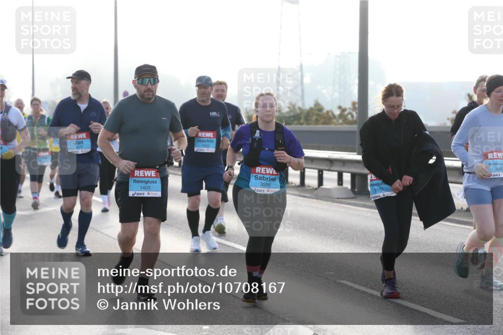 03.10.2026 - Köhlbrandbrückenlauf Jannik Wohlers http://msf.ph/oto/10708167 03.10.2026 09:27:45 Position 3 1629, 1403, 1658, 3595, 3151, 3805 meine-sportfotos.de