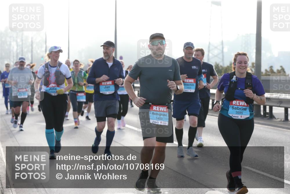 03.10.2026 - Köhlbrandbrückenlauf Jannik Wohlers http://msf.ph/oto/10708169 03.10.2026 09:27:46 Position 3 1634, 1629, 1403, 1658, 3595 meine-sportfotos.de