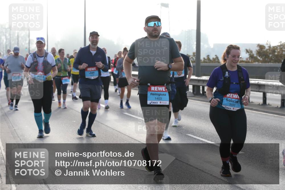 03.10.2026 - Köhlbrandbrückenlauf Jannik Wohlers http://msf.ph/oto/10708172 03.10.2026 09:27:47 Position 3 1634, 1629, 1403, 3595 meine-sportfotos.de