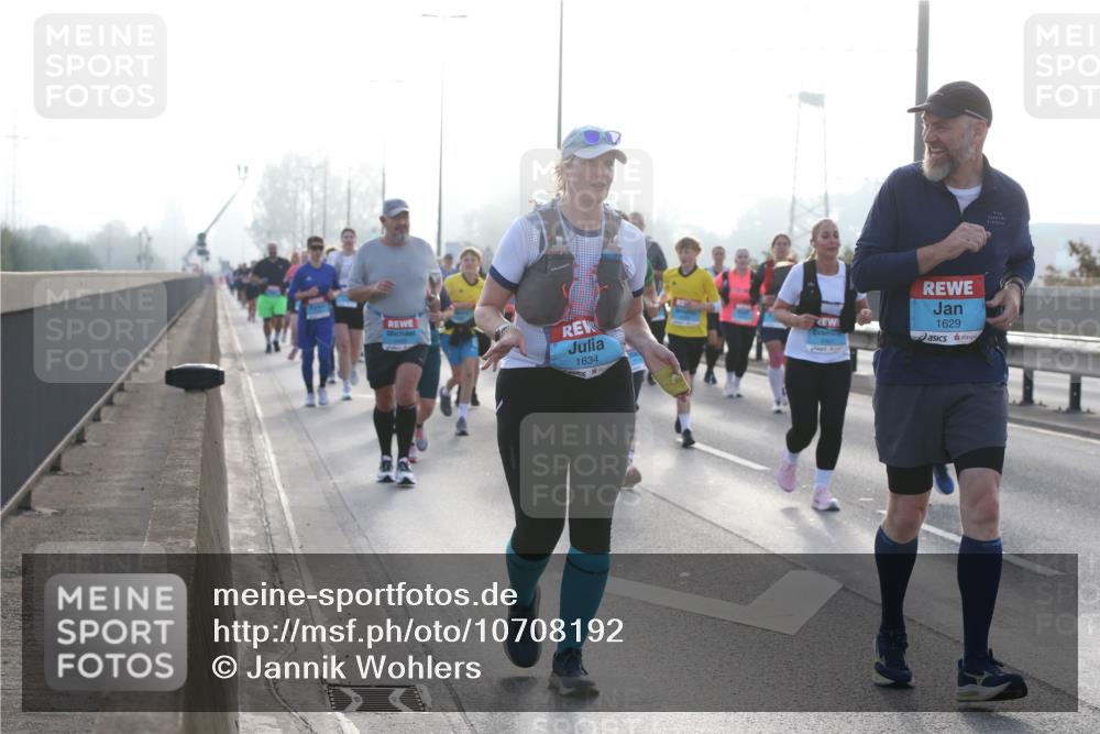 03.10.2026 - Köhlbrandbrückenlauf Jannik Wohlers http://msf.ph/oto/10708192 03.10.2026 09:27:50 Position 3 1634, 1629 meine-sportfotos.de