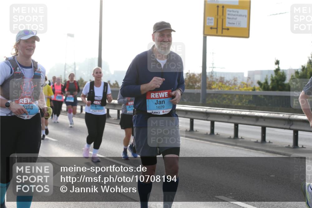 03.10.2026 - Köhlbrandbrückenlauf Jannik Wohlers http://msf.ph/oto/10708194 03.10.2026 09:27:51 Position 3 34, 1629, 36 meine-sportfotos.de