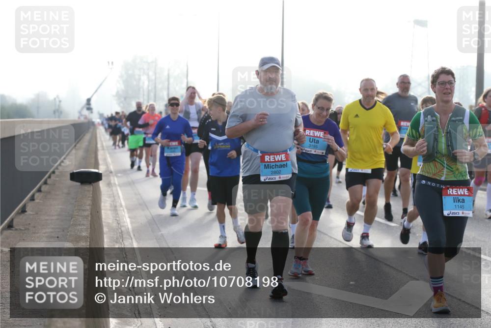 03.10.2026 - Köhlbrandbrückenlauf Jannik Wohlers http://msf.ph/oto/10708198 03.10.2026 09:27:53 Position 3 2802, 3195, 1145 meine-sportfotos.de