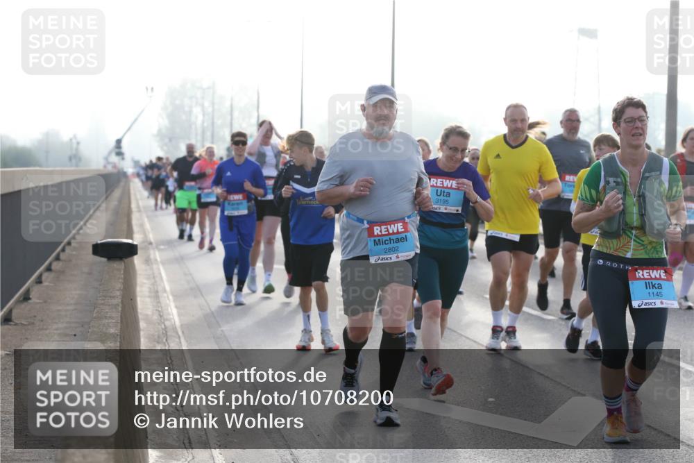 03.10.2026 - Köhlbrandbrückenlauf Jannik Wohlers http://msf.ph/oto/10708200 03.10.2026 09:27:53 Position 3 2802, 3195, 1145 meine-sportfotos.de