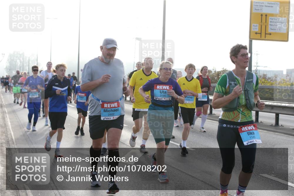 03.10.2026 - Köhlbrandbrückenlauf Jannik Wohlers http://msf.ph/oto/10708202 03.10.2026 09:27:54 Position 3 2802, 3195, 2004, 1145 meine-sportfotos.de