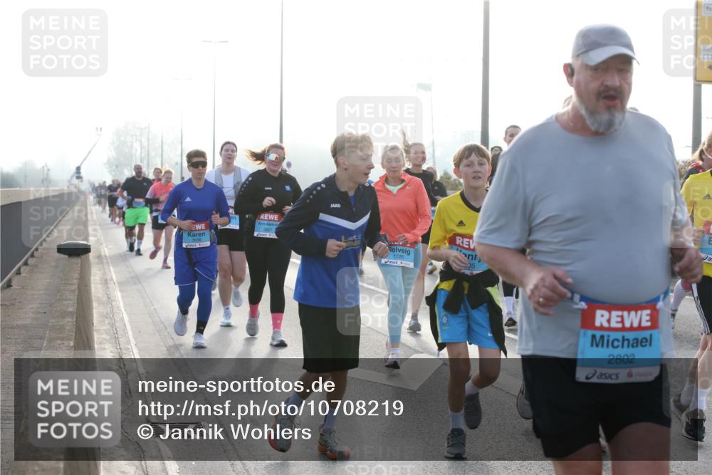 03.10.2026 - Köhlbrandbrückenlauf Jannik Wohlers http://msf.ph/oto/10708219 03.10.2026 09:27:56 Position 3 3656, 3657, 1726, 5, 2802 meine-sportfotos.de