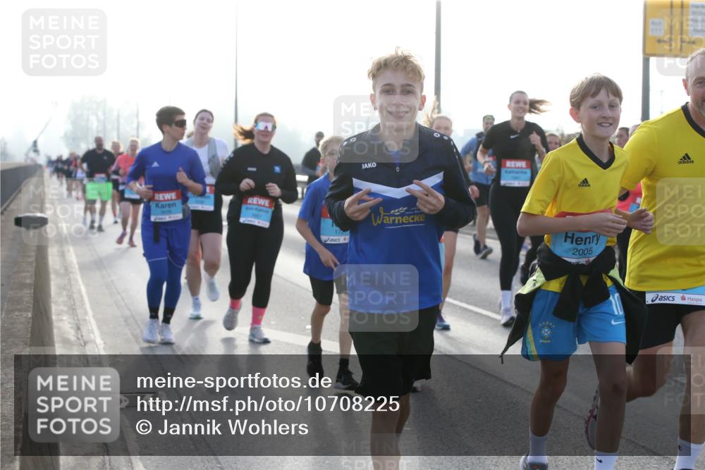 03.10.2026 - Köhlbrandbrückenlauf Jannik Wohlers http://msf.ph/oto/10708225 03.10.2026 09:27:57 Position 3 2005 meine-sportfotos.de