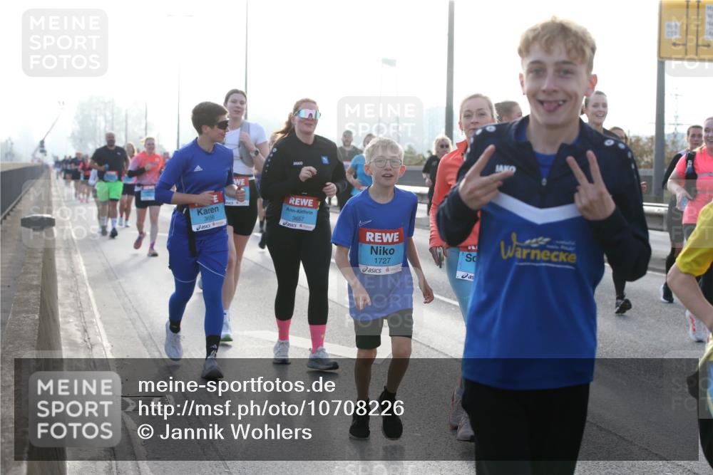 03.10.2026 - Köhlbrandbrückenlauf Jannik Wohlers http://msf.ph/oto/10708226 03.10.2026 09:27:57 Position 3 3656, 3657, 1727 meine-sportfotos.de
