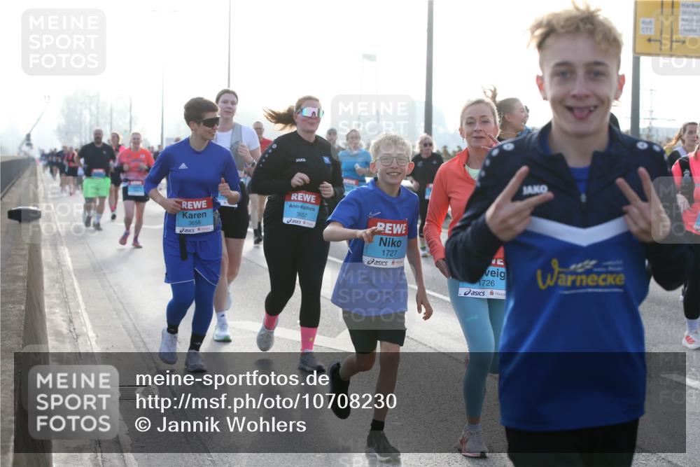 03.10.2026 - Köhlbrandbrückenlauf Jannik Wohlers http://msf.ph/oto/10708230 03.10.2026 09:27:57 Position 3 3656, 3657, 1727, 1726 meine-sportfotos.de