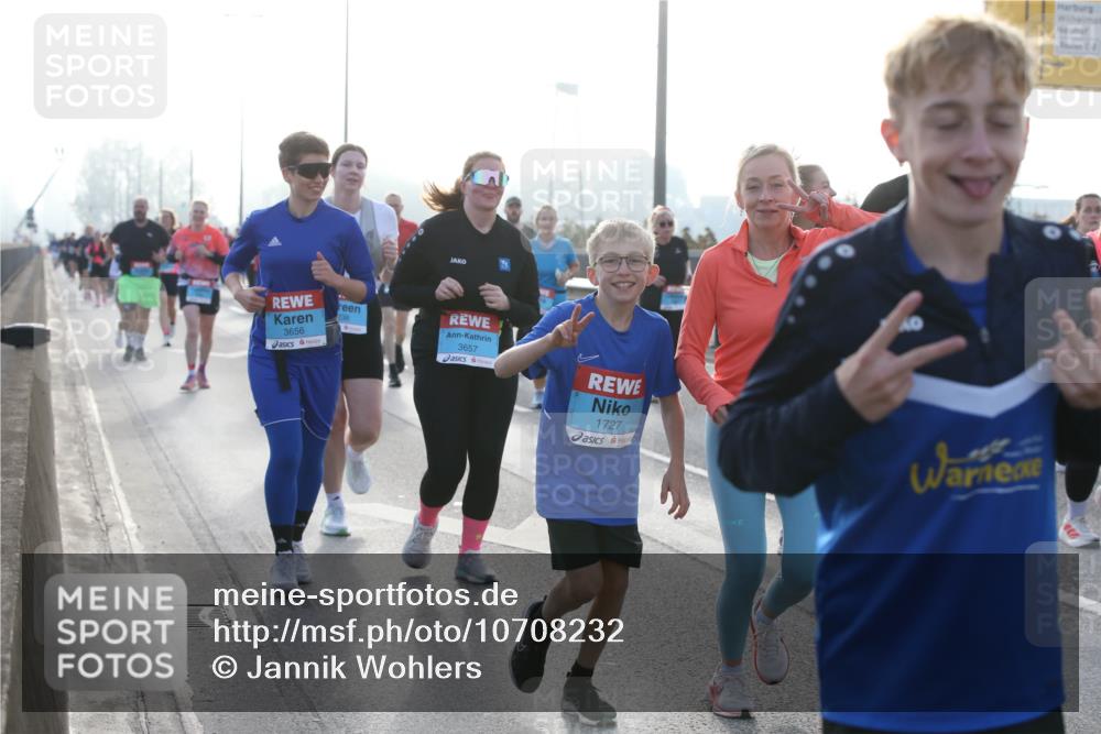 03.10.2026 - Köhlbrandbrückenlauf Jannik Wohlers http://msf.ph/oto/10708232 03.10.2026 09:27:58 Position 3 3656, 238, 3657, 1727 meine-sportfotos.de