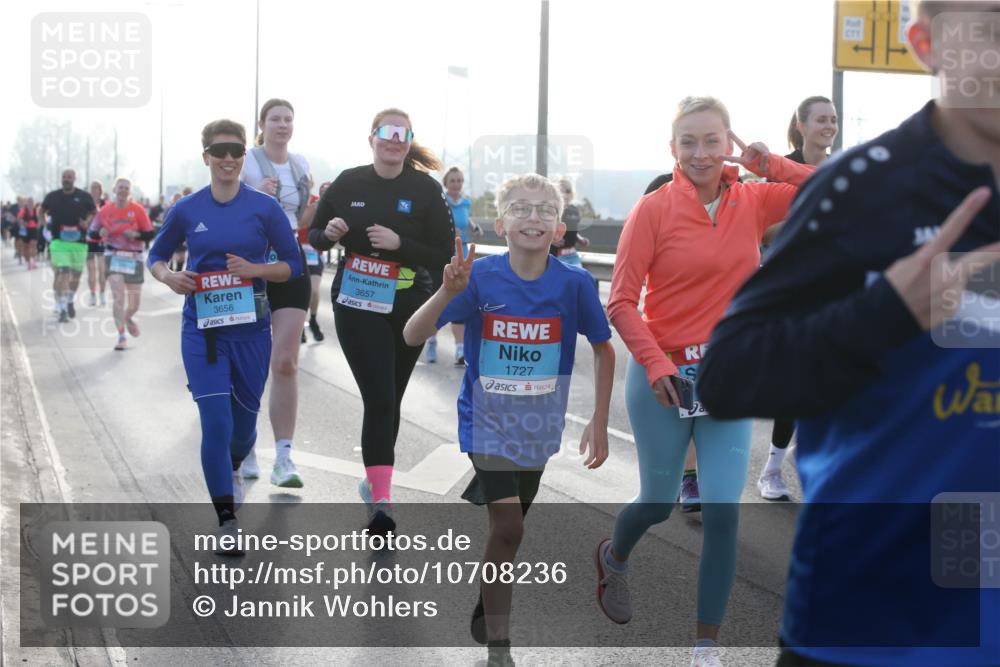 03.10.2026 - Köhlbrandbrückenlauf Jannik Wohlers http://msf.ph/oto/10708236 03.10.2026 09:27:58 Position 3 3656, 3657, 1727 meine-sportfotos.de